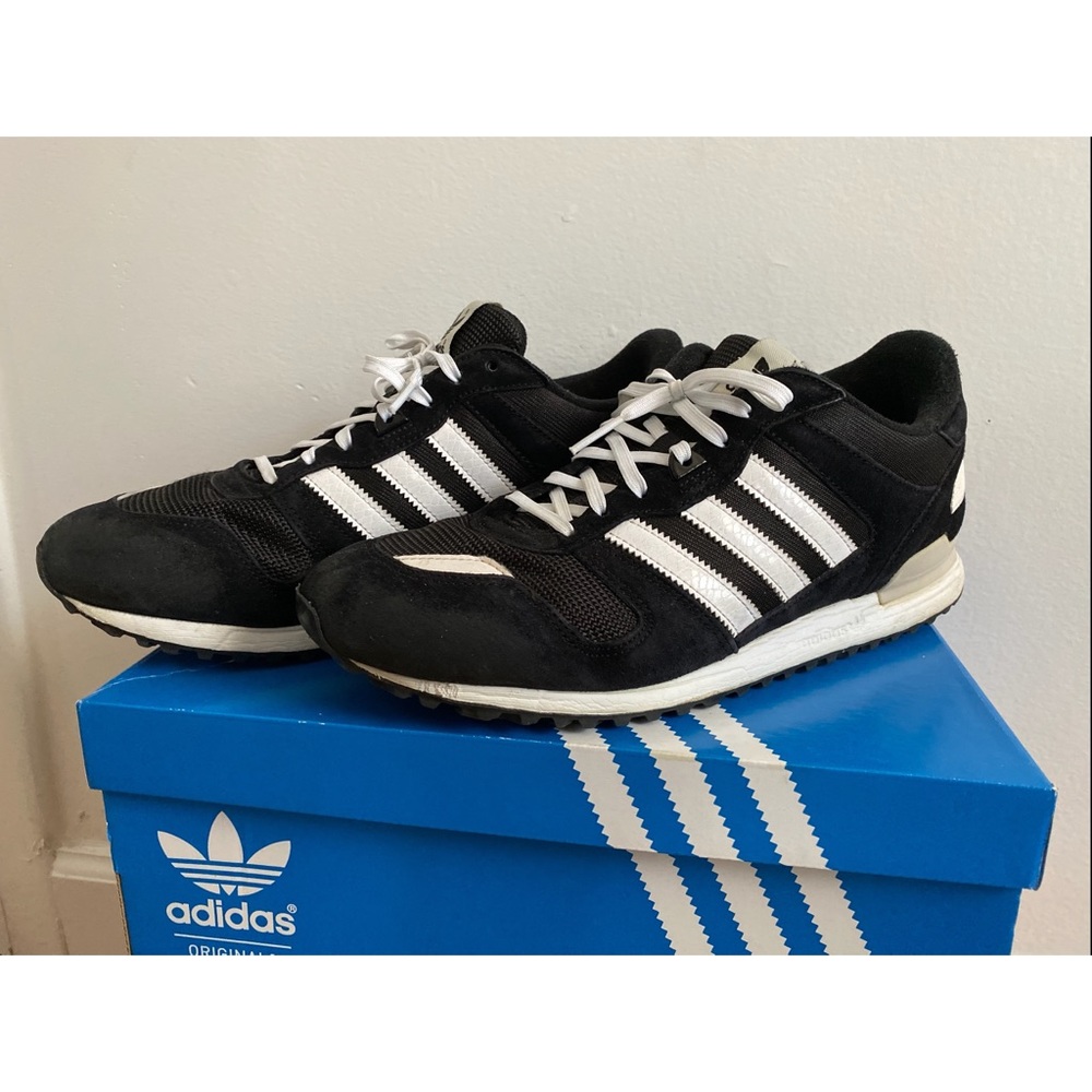 Adidas ZX700
